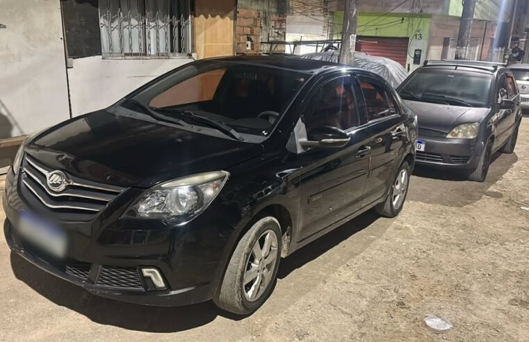 POLÍCIA MILITAR RECUPERA VEÍCULO ROUBADO EM SANTO ANDRÉ E PRENDE DOIS SUSPEITOS