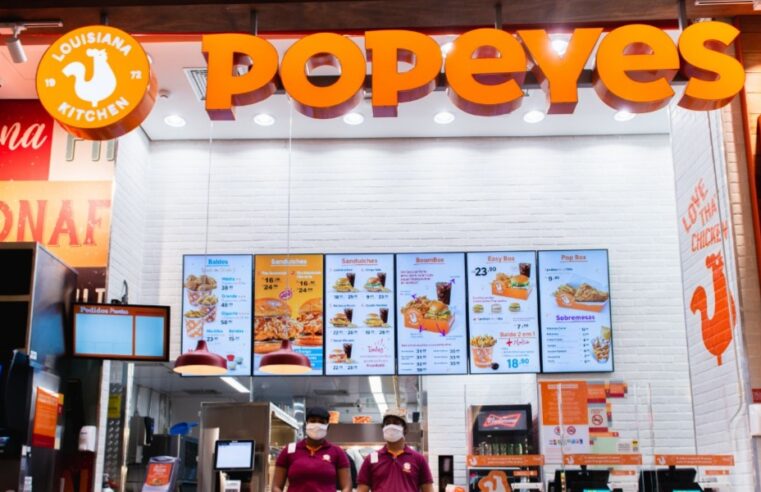 REDE DE FAST FOOD DISTRIBUI FILEZINHOS DE FRANGO GRÁTIS EM SÃO BERNARDO NO ANIVERSÁRIO DA CIDADE