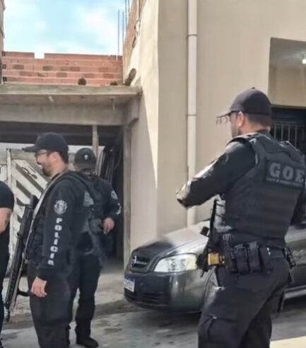 POLICIAIS CIVIS SÃO ALVOS DE TIROS DURANTE CUMPRIMENTO DE ORDEM JUDICIAL EM SANTO ANDRÉ