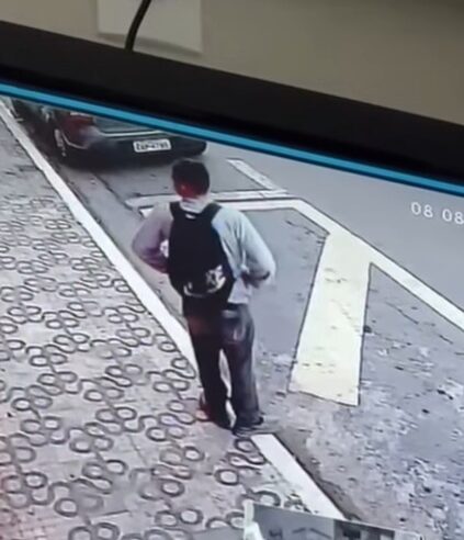 FURTO NA SILVA JARDIM: HOMEM LEVA DOIS IPHONES DE AGÊNCIA EM SÃO BERNARDO