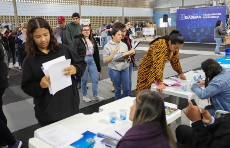 EMPREGA DIADEMA NOS BAIRROS ESTARÁ NO PIRAPORINHA NESTA SEXTA (22)