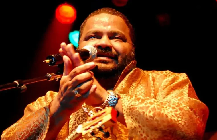 ARLINDO CRUZ MORRE AOS 66 ANOS