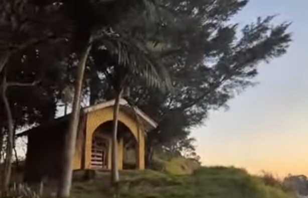 FÉ DE TRATORISTA SALVA A CAPELA DE SÃO MATEUS NO JARDIM DA REPRESA