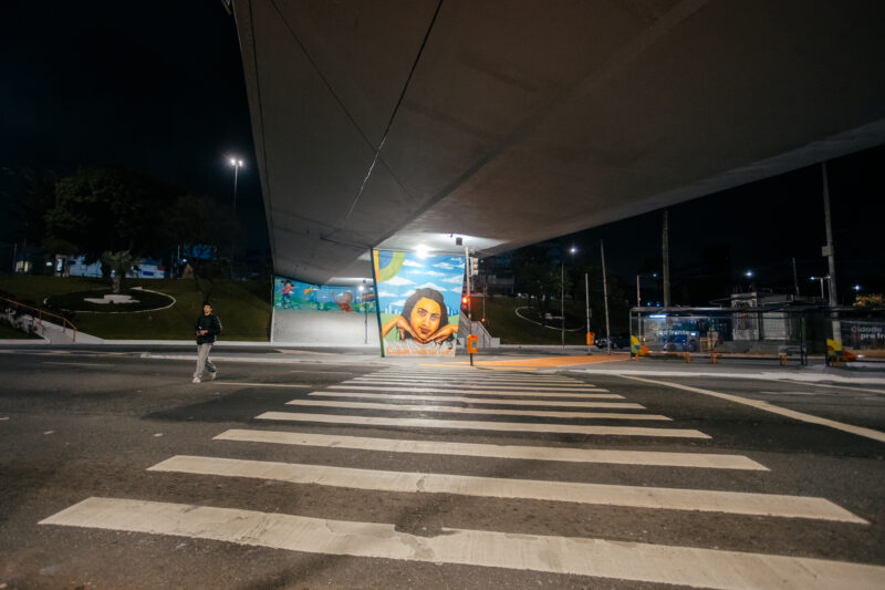 VIADUTO ENTRE PAÇO E SHOPPING METRÓPOLE É REVITALIZADO E RECEBE PORTAL “EU AMO SBC”