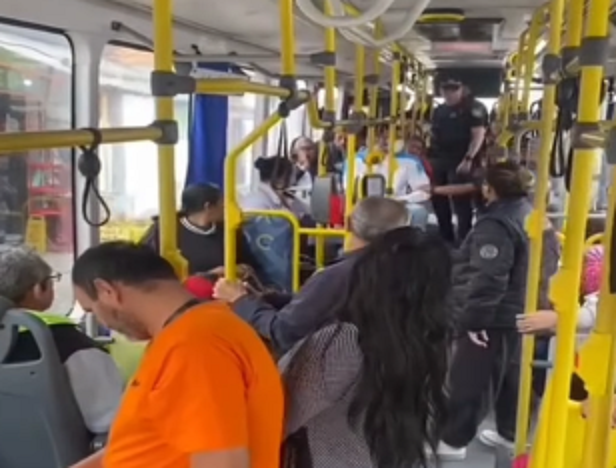 GCM DA CAPITAL PRENDE FORAGIDO EM ÔNIBUS APÓS ALERTA POR RECONHECIMENTO FACIAL