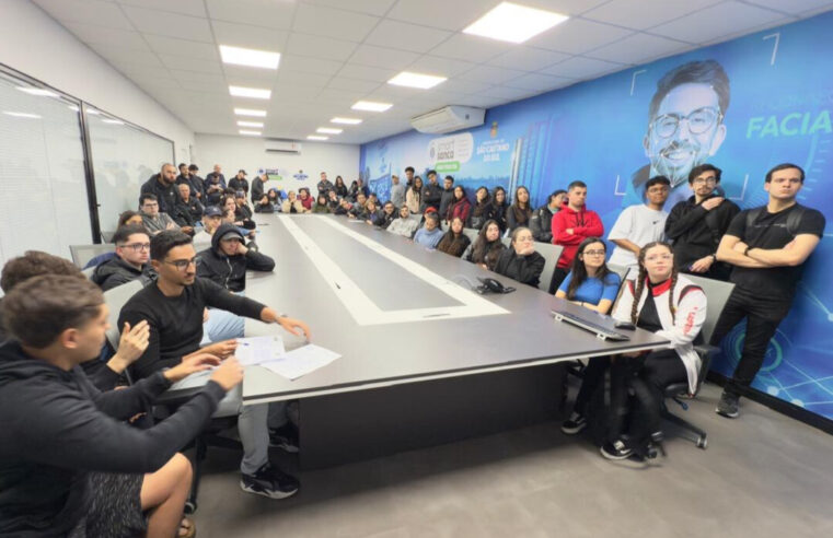 SMART SANCA RECEBE VISITA DE ESTUDANTES DA USCS