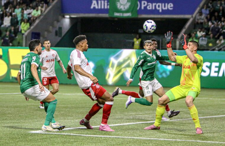 COM SHOW DE VITOR ROQUE, PALMEIRAS GOLEIA INTER POR 4 A 1 NO ALLIANZ