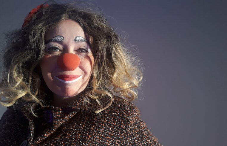 THAÍS PÓVOA ESTREIA O SOLO “PROCURA-SE VAGA PARA PALHAÇA” EM SÃO BERNARDO DO CAMPO