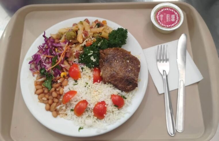 FRANGO À PARMEGIANA E BOLO: BOM PRATO DE SANTO ANDRÉ CELEBRA 23 ANOS COM ALMOÇO ESPECIAL