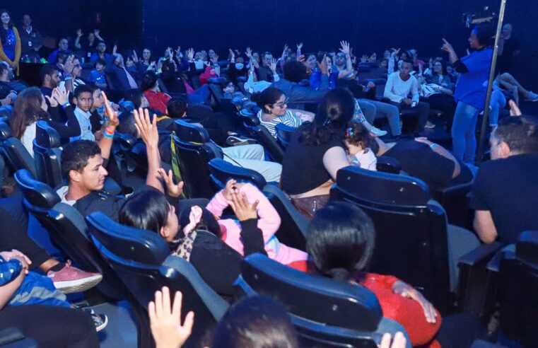 SABINA CELEBRA DIA NACIONAL DO SURDO COM SESSÃO EM LIBRAS NO PLANETÁRIO