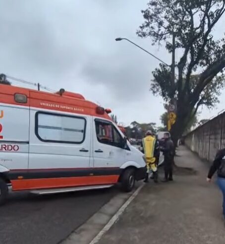 ACIDENTE ENTRE CAMINHÃO E MOTO DEIXA MOTOCICLISTA FERIDO NA MARIA SERVIDEI DEMARCHI