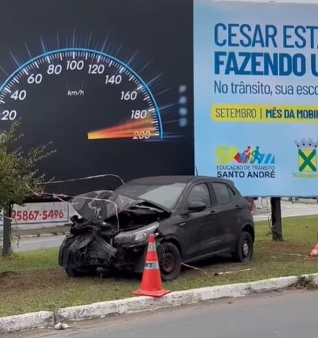 SANTO ANDRÉ LANÇA CAMPANHA DE CONSCIENTIZAÇÃO NO TRÂNSITO COM EXPOSIÇÃO DE CARROS BATIDOS PELA CIDADE