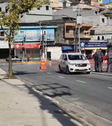 PASSAGEIRA MORRE APÓS MOTOCICLETA COLIDIR EM POSTE NA ESTRADA DO MONTANHÃO