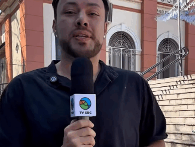 2,00 OU UM CABELO MISTERIOSO? CABELEIREIRO GABRIEL PALDIM LEVA VÍDEO VIRAL ÀS RUAS DO ABC