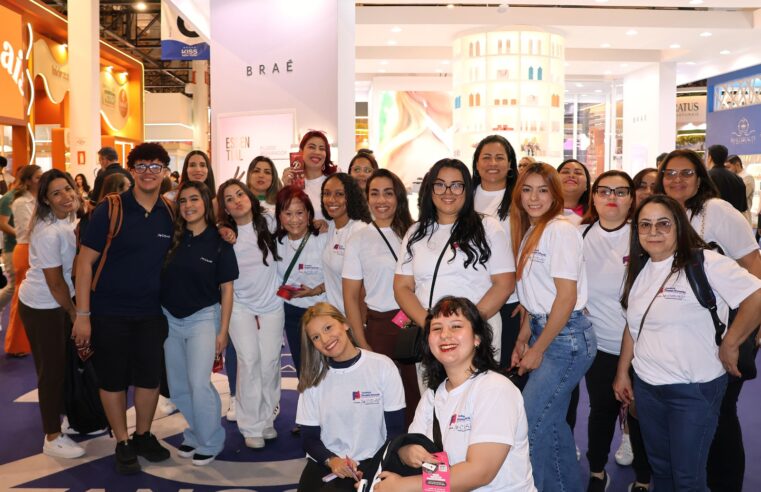 ALUNOS DOS CURSOS DA ÁREA DE BELEZA DA FLORESTAN VISITAM A BEAUTY FAIR