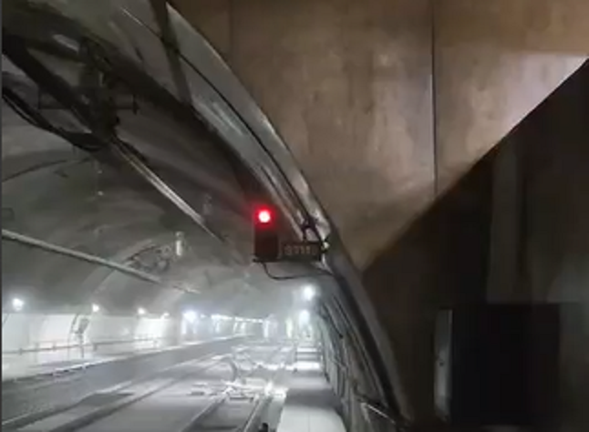 TREM DA LINHA 4-AMARELA DESCARRILA PRÓXIMO À ESTAÇÃO VILA SÔNIA