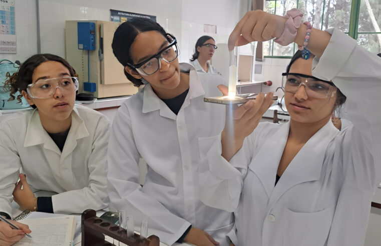 ETEC DE SÃO BERNARDO DO CAMPO CONQUISTA SELO DE QUALIDADE DO CRQ-SP