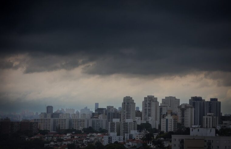DEFESA CIVIL ALERTA PARA TEMPESTADES, RISCOS DE RAIOS E VENTOS FORTES EM TODO O ESTADO DE SP ATÉ DOMINGO (19)