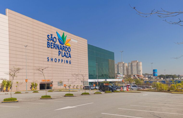 ENCONTRO DE CARROS E MOTOS REÚNE APAIXONADOS NO SÃO BERNARDO PLAZA SHOPPING
