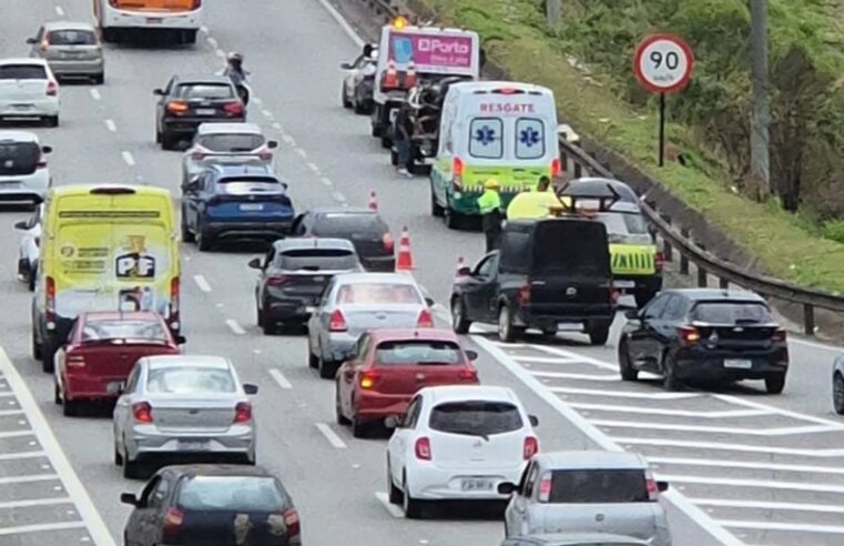 MOTOCICLISTA FICA FERIDO APÓS “FECHADA” NA VIA ANCHIETA E É ENCAMINHADO AO HU, EM SÃO BERNARDO