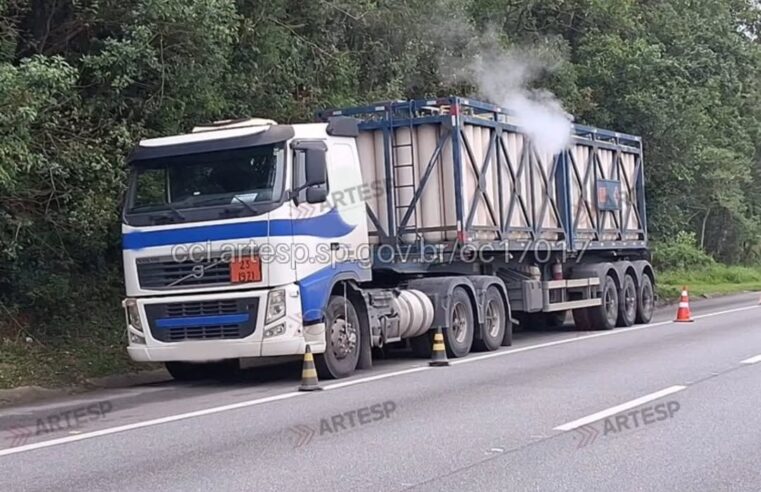 VAZAMENTO DE GÁS EM CARRETA CAUSA INTERDIÇÃO PARCIAL NA RODOVIA ANCHIETA, EM SÃO BERNARDO