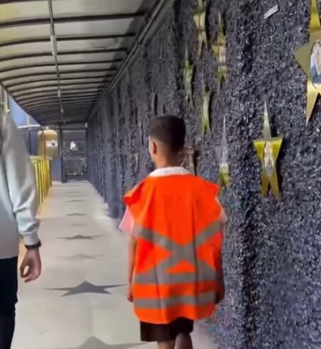 APAIXONADO POR ÔNIBUS, MENINO DE 11 ANOS VISITA GARAGEM DA BR7 E REALIZA SONHO