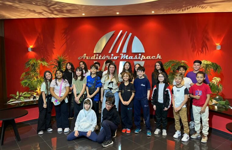 PREFEITO MIRIM E GRUPO DE CRIANÇAS VIVEM EXPERIÊNCIA INÉDITA NO TURISMO INDUSTRIAL DE SÃO BERNARDO EM VISITA À MASIPACK