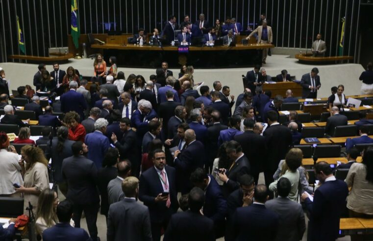 CÂMARA APROVA ISENÇÃO DO IR PARA QUEM GANHA ATÉ R$ 5 MIL