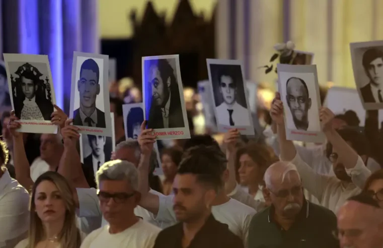 CATEDRAL DA SÉ LOTA EM ATO INTER-RELIGIOSO PELOS 50 ANOS DA MORTE DE VLADIMIR HERZOG