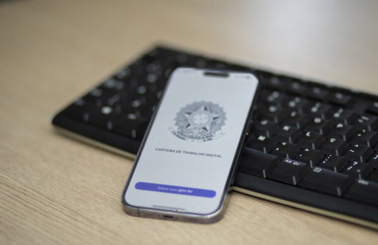 EM NOVE MESES, BRASIL GERA 1,7 MILHÃO DE EMPREGOS COM CARTEIRA ASSINADA