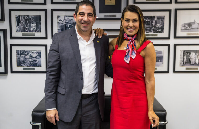 COOP RENOVA PARCERIA COM SOLANGE FRAZÃO EM CAMPANHA DE ANIVERSÁRIO