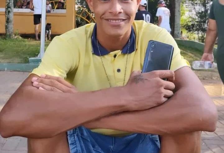 FAMÍLIA DA VILA SÃO PEDRO PROCURA JOVEM DESAPARECIDO HÁ 2 ANOS E 4 MESES