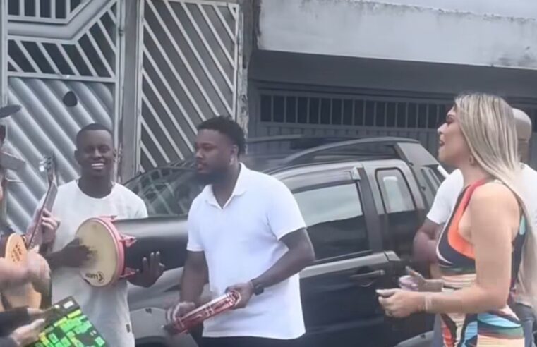 SUCESSO DOS ANOS 90 E 2000, ADRYANA RIBEIRO, EX-RAPAZIADA, GRAVA CLIPE NA VILA SÃO PEDRO E NO LIMPÃO