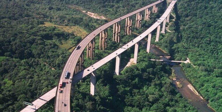 298 MIL VEÍCULOS DEVEM DESCER PARA O LITORAL PELO SISTEMA ANCHIETA-IMIGRANTES NO FERIADO DA CONSCIÊNCIA NEGRA