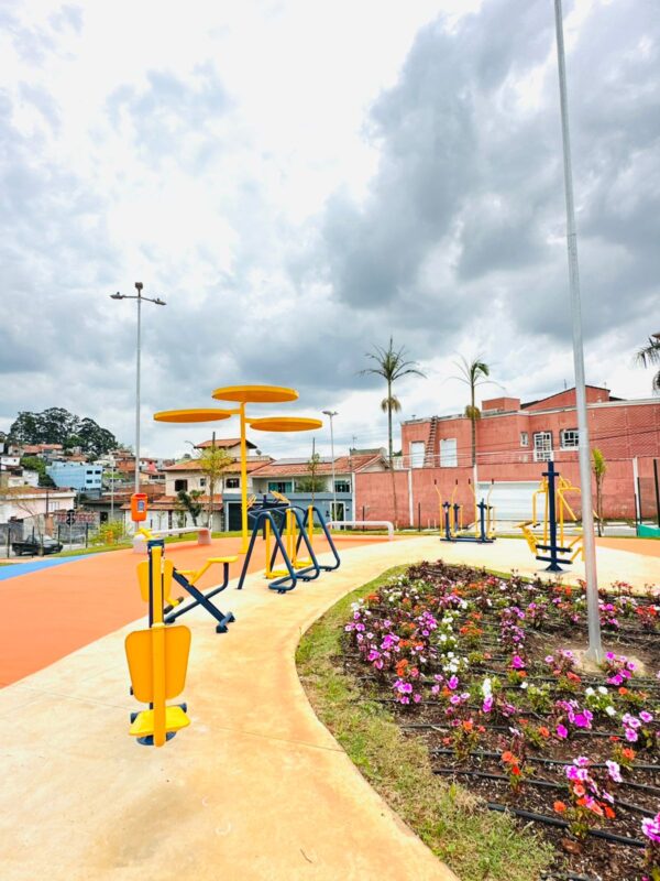 VISTORIA MARCA NOVA PRAÇA DOS TICO-TICOS E AMPLIAÇÃO DE ESPAÇOS DE LAZER NO PARQUE DOS PÁSSAROS