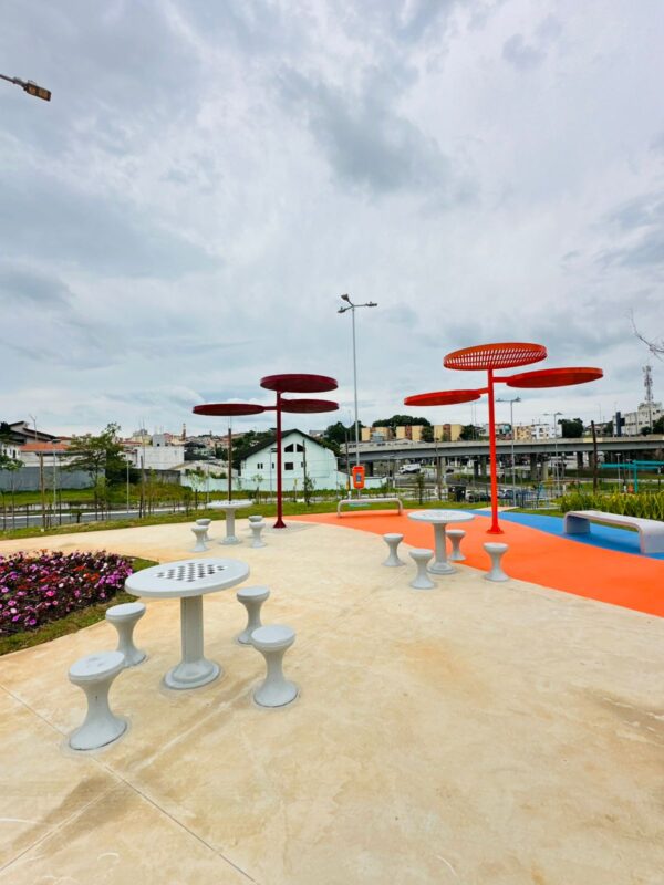 VISTORIA MARCA NOVA PRAÇA DOS TICO-TICOS E AMPLIAÇÃO DE ESPAÇOS DE LAZER NO PARQUE DOS PÁSSAROS