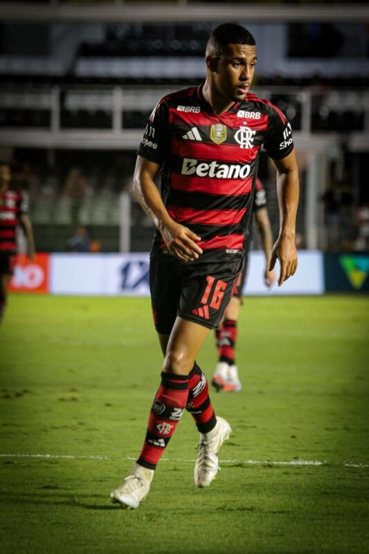 SAMUEL LINO FAZ GOL, ACABA JEJUM E SE DESTACA NO EMPATE DO FLAMENGO
