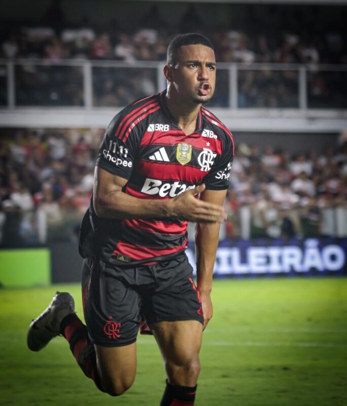 SAMUEL LINO FAZ GOL, ACABA JEJUM E SE DESTACA NO EMPATE DO FLAMENGO