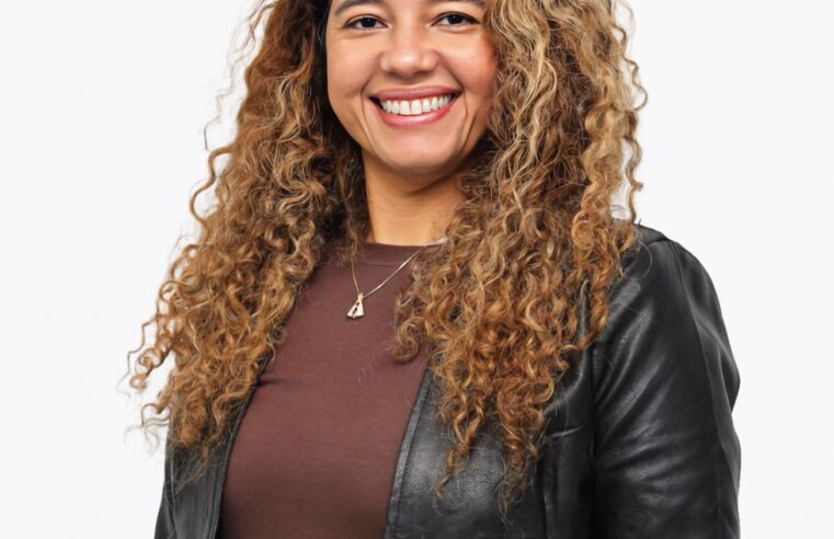 THAÍS SANTIAGO É A NOVA PRESIDENTE DO MDB DE SÃO BERNARDO