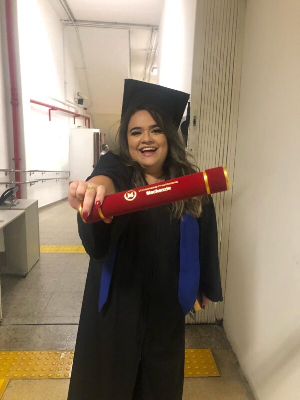 JOVEM CRIADORA DE CONTEÚDO DO PARQUE SELECTA AJUDA ESTUDANTES A CONQUISTAR BOLSA DO PROUNI