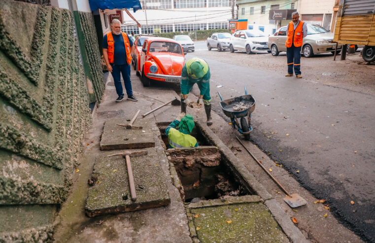 LIMPEZA DE BOCAS DE LOBO E MANUTENÇÃO DE TALUDES INTEGRAM ESTRATÉGIA PREVENTIVA PARA O PERÍODO DE CHUVAS EM SÃO BERNARDO