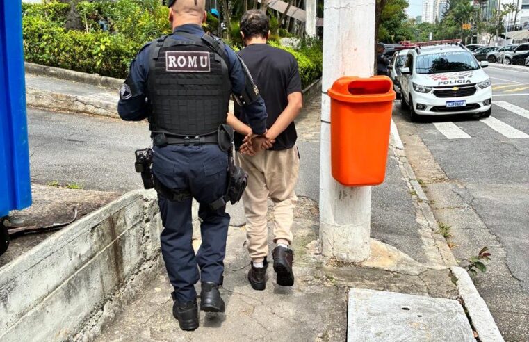ROMU PRENDE FORAGIDO DA JUSTIÇA DURANTE PATRULHAMENTO NO CENTRO