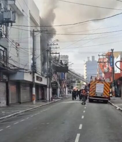 INCÊNDIO NA MARECHAL DEODORO: BOMBEIROS AINDA ATUAM NO LOCAL NESTA MANHÃ
