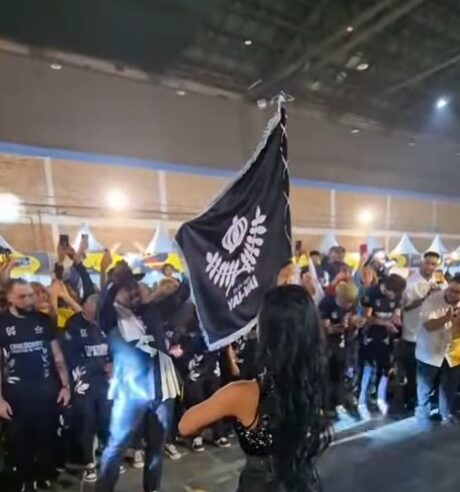 VAI-VAI AGITA O VERA CRUZ COM SAMBA-ENREDO EM HOMENAGEM A SÃO BERNARDO