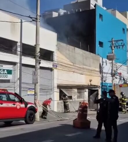 MARECHAL DEODORO SEGUE INTERDITADA; BOMBEIROS AINDA ATUAM NOS FUNDOS DA LOJA