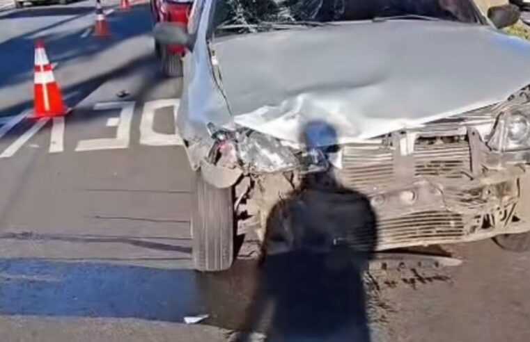 GRAVE ACIDENTE ENTRE CARRO E MOTO NO JARDIM CALUX NA MANHÃ DESTA QUARTA-FEIRA