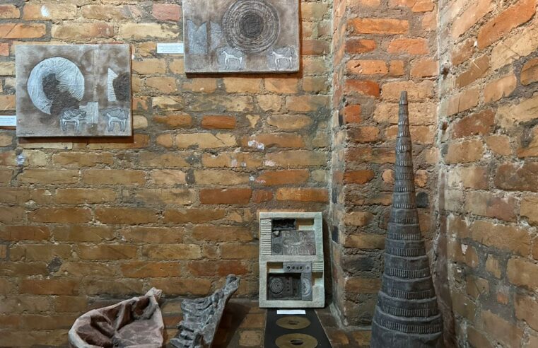 EXPOSIÇÃO ARTE NO MUSEU EXPÕE OBRAS DE 18 ARTISTAS DE PARANAPIACABA ATÉ 2027