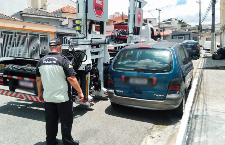EM 2025, OPERAÇÃO REMOVE NOTIFICA 410 PROPRIETÁRIOS DE VEÍCULOS ‘ABANDONADOS’ NAS RUAS DE SÃO CAETANO