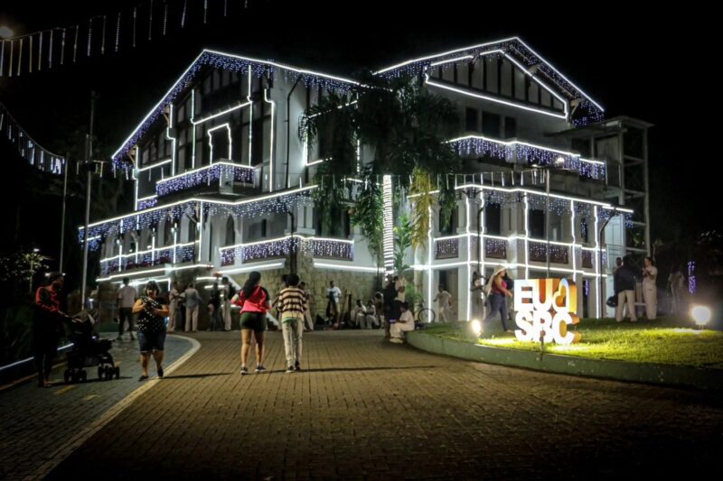 CONFIRA COMO FICOU A ILUMINAÇÃO DE NATAL DA CHÁCARA SILVESTRE