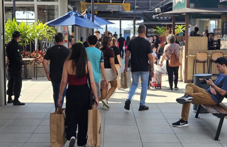 OUTLET PREMIUM IMIGRANTES AMPLIA HORÁRIO DE FUNCIONAMENTO PARA COMPRAS DE NATAL E ANO NOVO